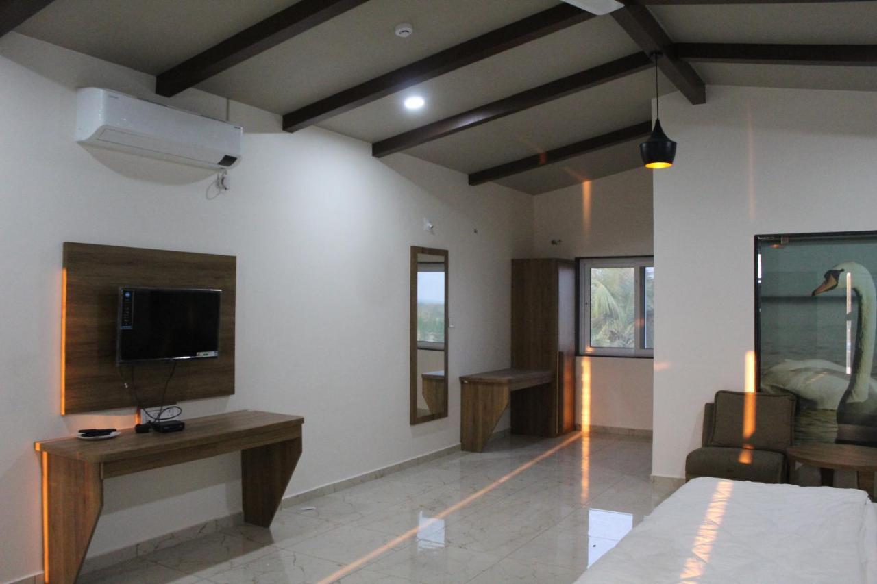 Flamingo Club And Resort Una 3 Km Away From Diu Check Post ภายนอก รูปภาพ
