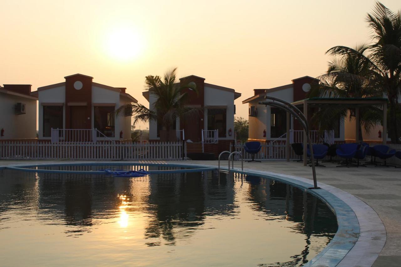 Flamingo Club And Resort Una 3 Km Away From Diu Check Post ภายนอก รูปภาพ