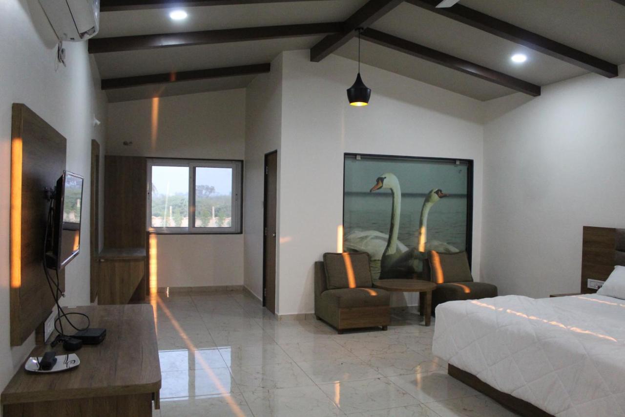 Flamingo Club And Resort Una 3 Km Away From Diu Check Post ภายนอก รูปภาพ