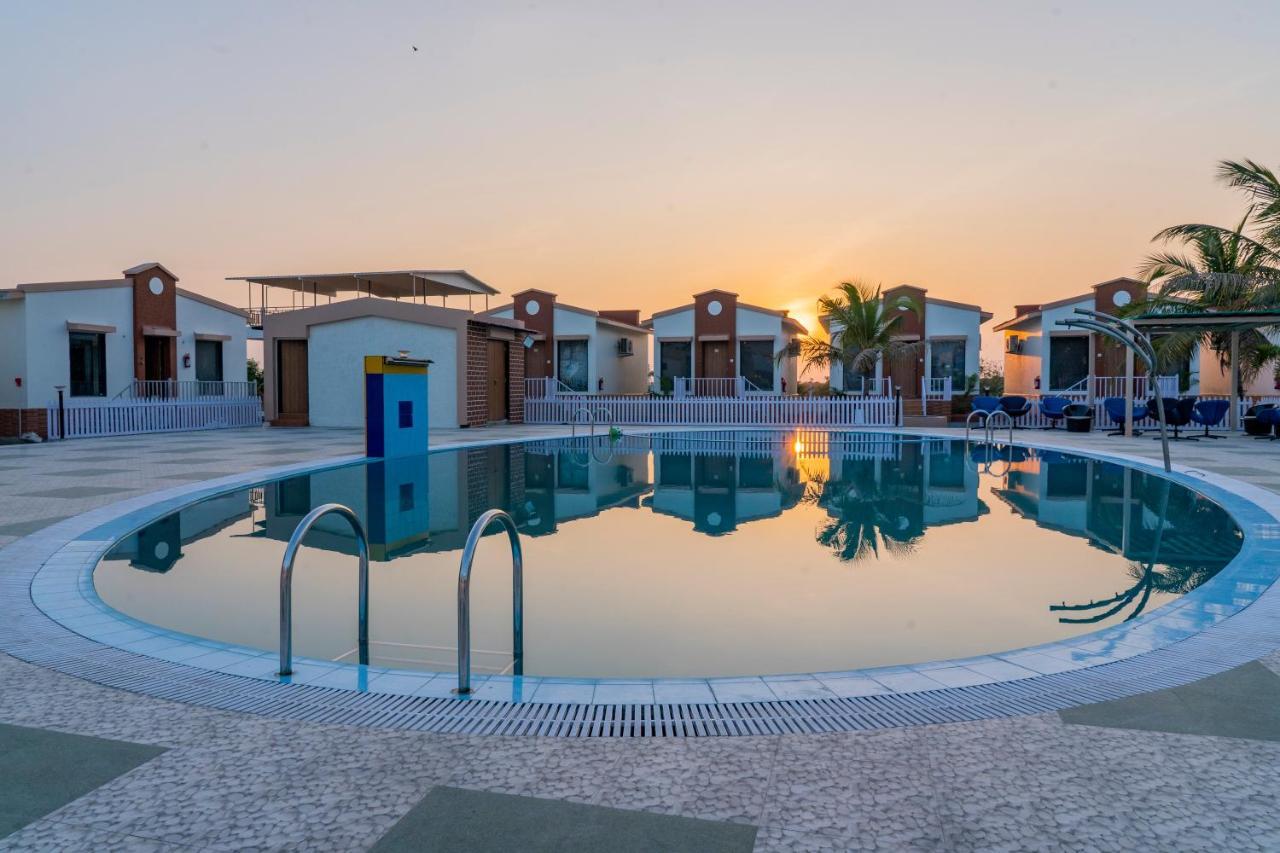Flamingo Club And Resort Una 3 Km Away From Diu Check Post ภายนอก รูปภาพ