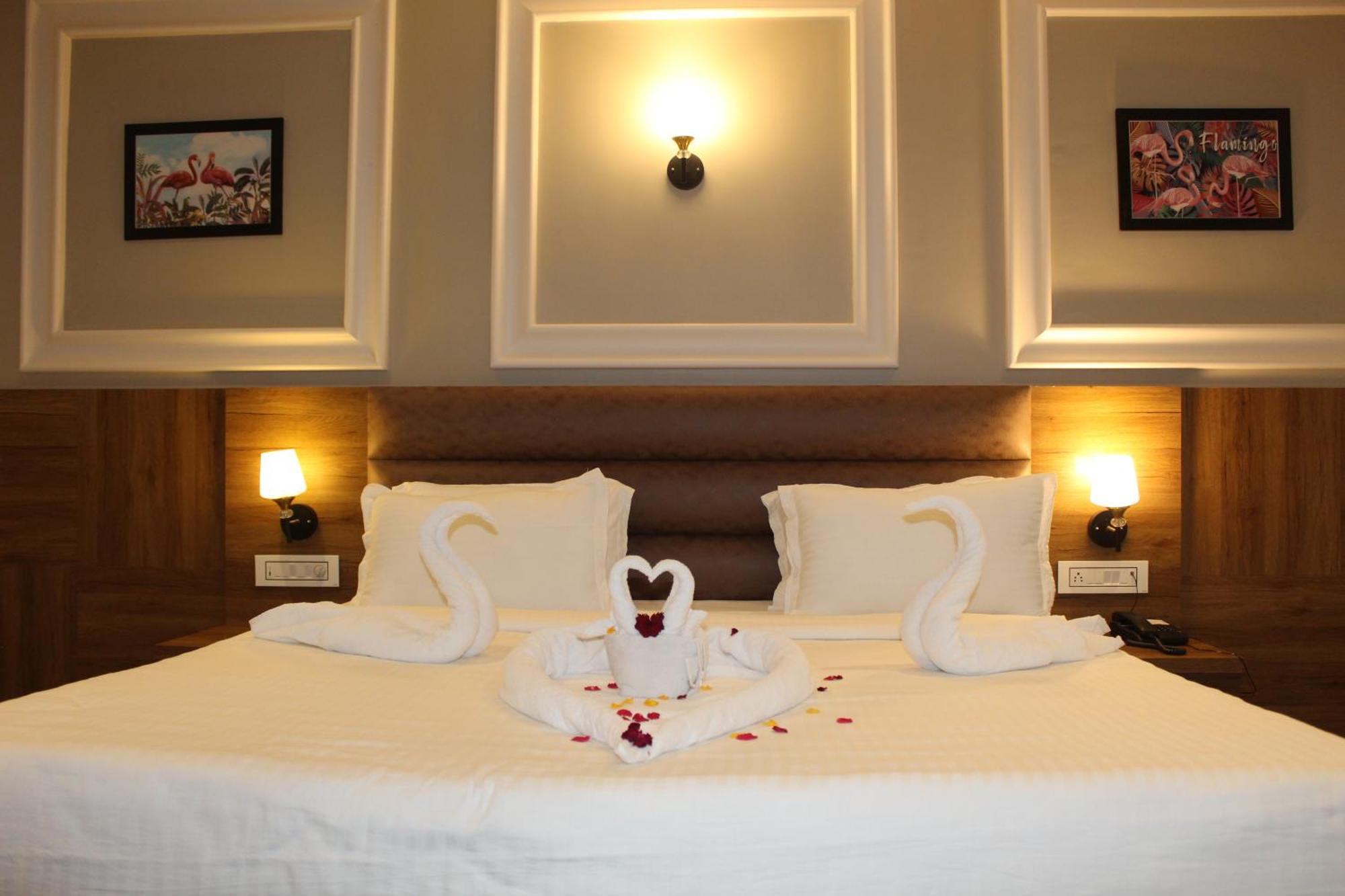 Flamingo Club And Resort Una 3 Km Away From Diu Check Post ภายนอก รูปภาพ